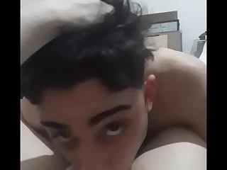 Putito se ahoga chupandola