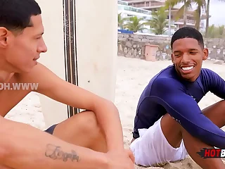 Fodendo o cu do surfista safado&excl;